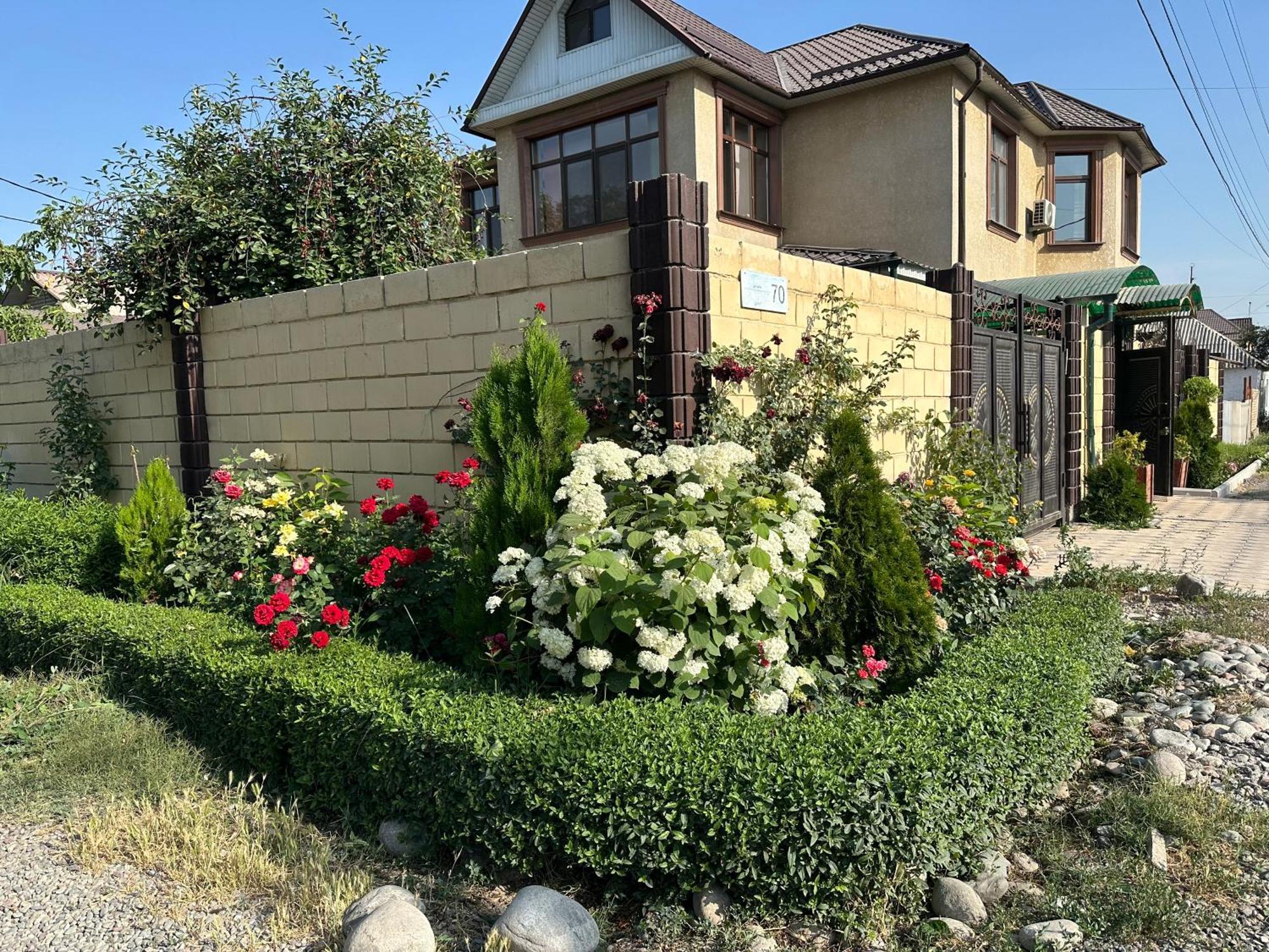 Kurak Homestay Бишкек Екстериор снимка